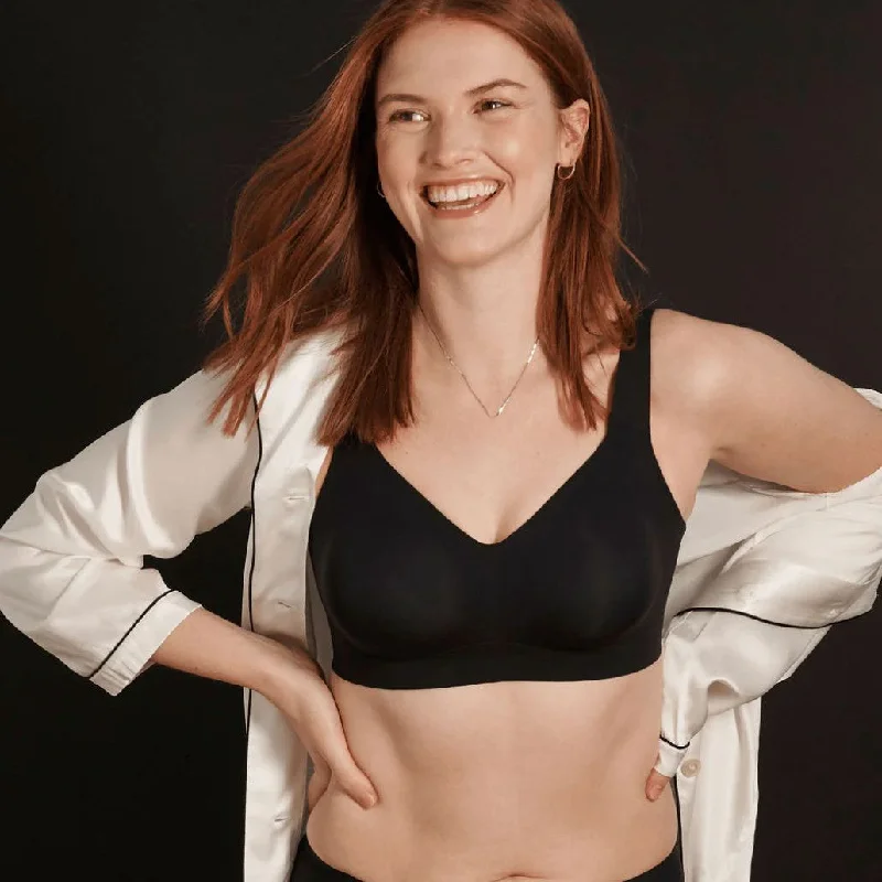 Evelyn & Bobbie Beyond Bra in Black Breathable Sports Bra