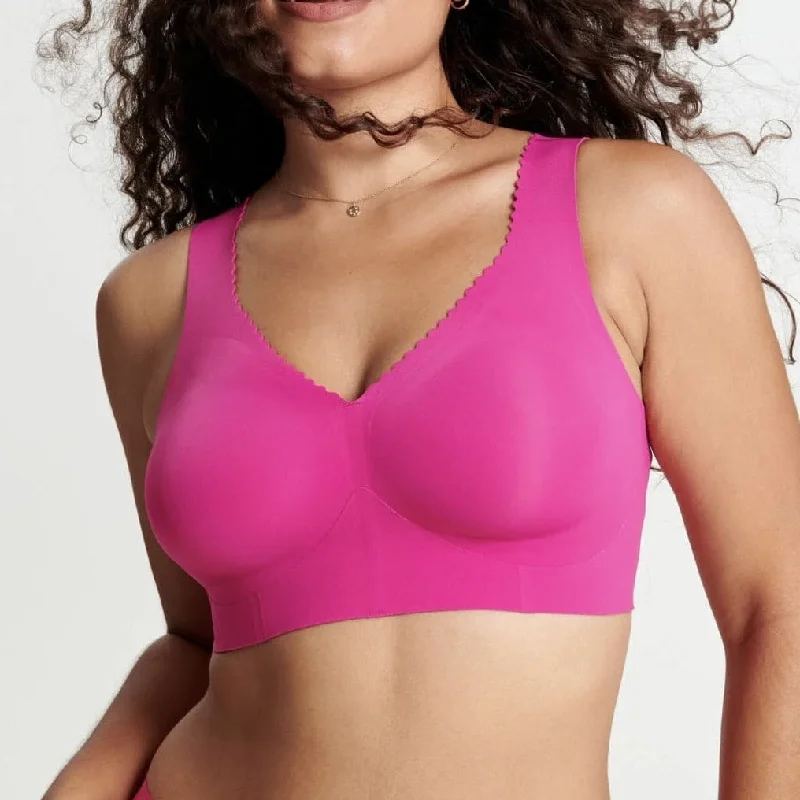 Evelyn & Bobbie Evelyn Bra in Wildflower Pink Trendy Sports Bra