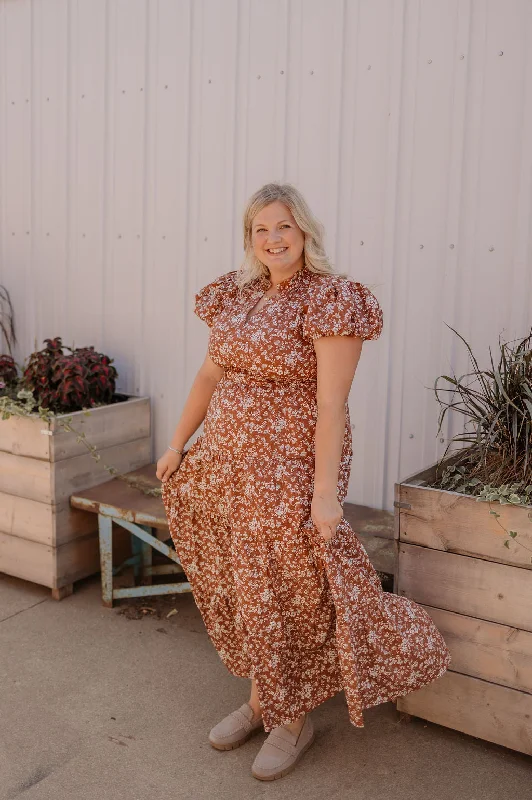 AUTUMN CURVY FLORAL MAXI DRESS Fashionable Layered Maxi Dress