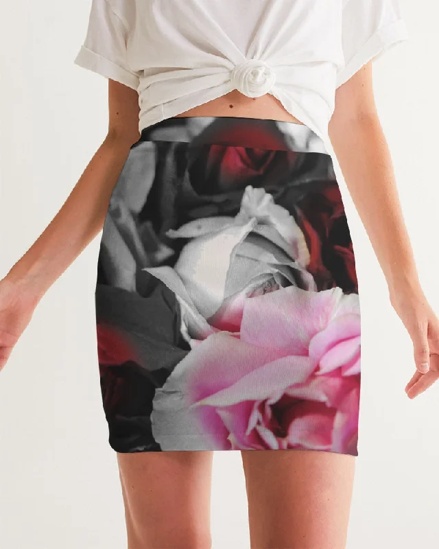 Black and White Roses Fade Women's Mini Skirt flowy skirt hem